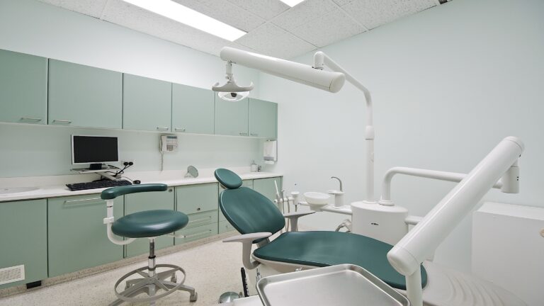 Lire la suite à propos de l’article Chirurgien-Dentiste – Angles